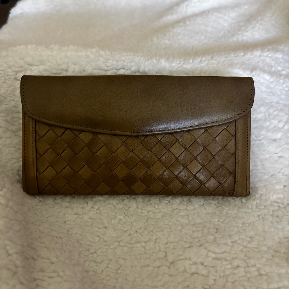 Stylish Brown Woven Clutch - Picture 2 of 5